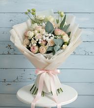 Букет цветов из:  Розы и Лизиантусы в Юдино