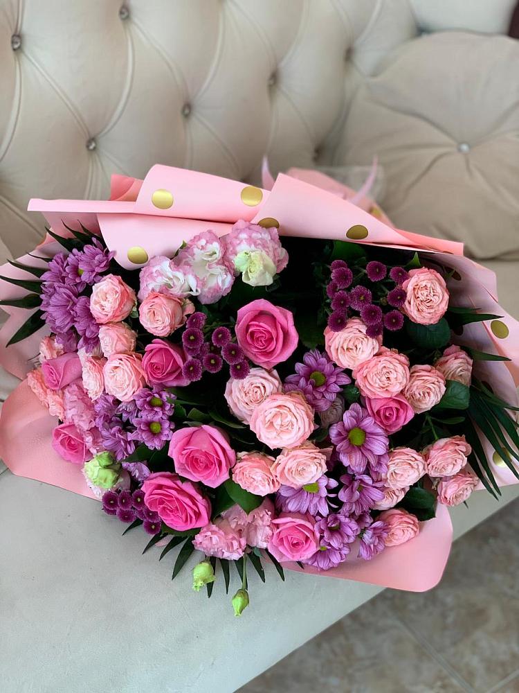 Букет цветов из: Хризантемы, Розы и Лизиантусы в Юдино