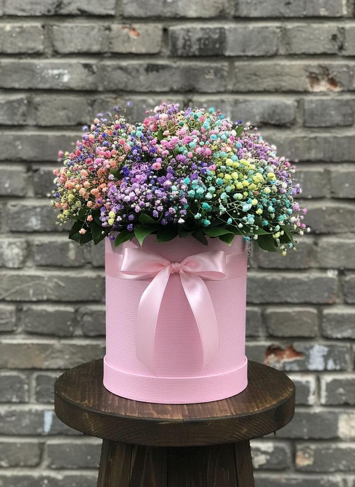 Цветочная композиция из Гипсофила и Розы в шляпной коробке в Юдино