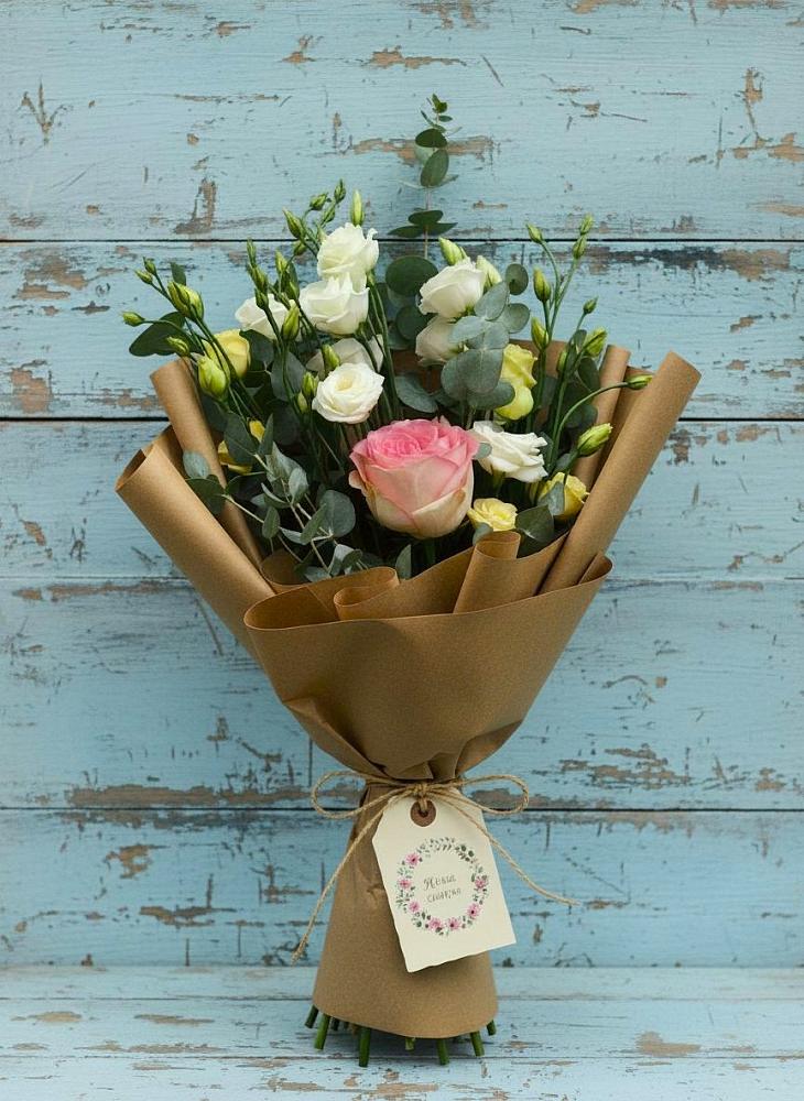 Букет цветов из: Розы и Лизиантусы в Юдино