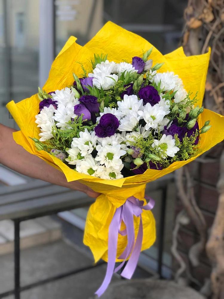 Букет цветов из: Ирисы, Хризантемы и Ромашки в Юдино