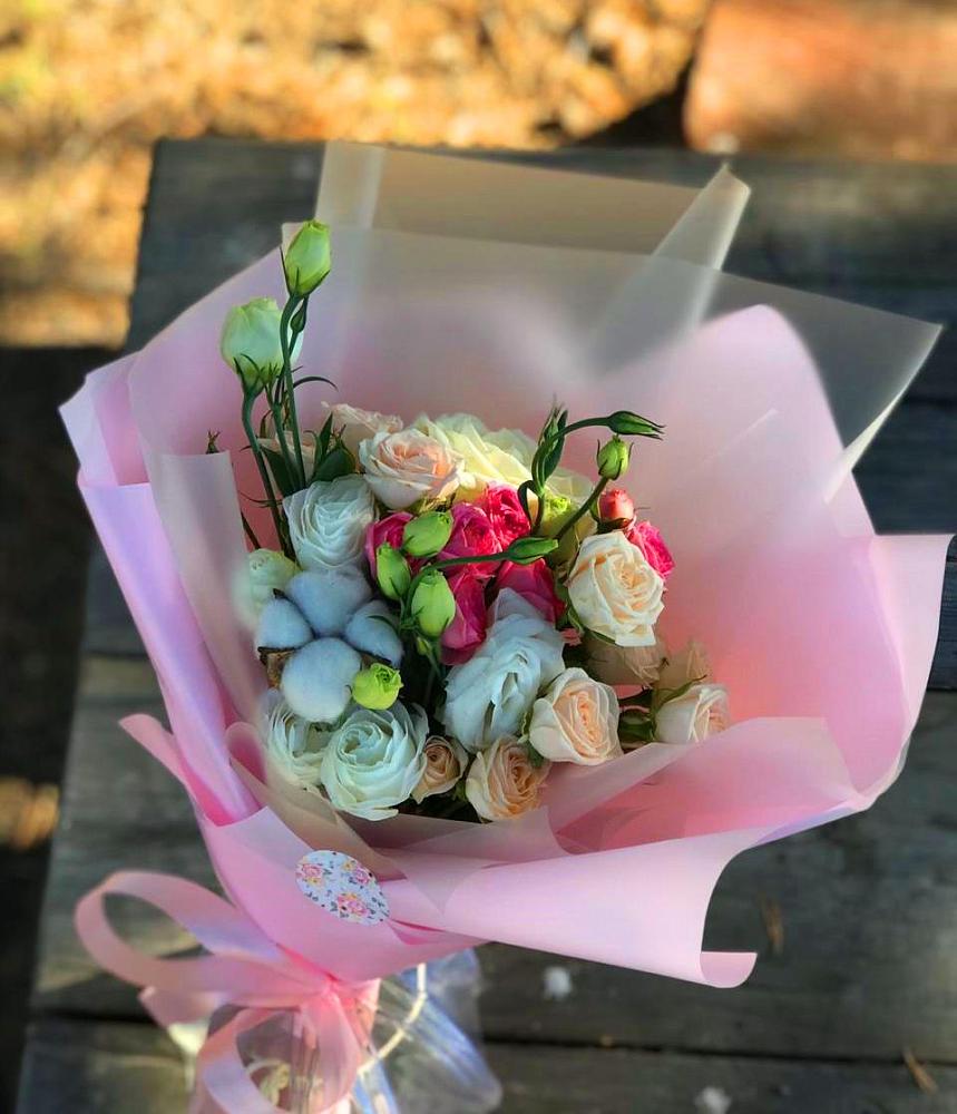 Букет цветов из: Розы и Лизиантусы в Юдино