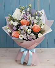 Букет цветов из:  Лизиантусы, Розы, Альстромерии и Гипсофила в Юдино