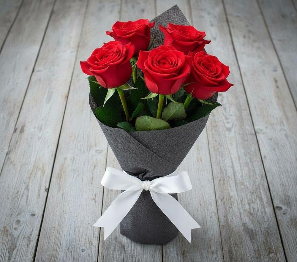 Букет 5 Красных роз Эдлесс Лав в Юдино