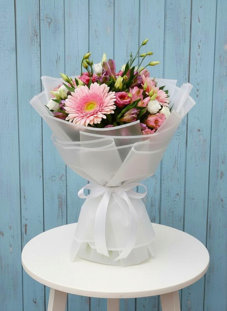 Букет цветов из: Герберы, Альстромерии и Лизиантусы в Юдино