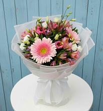 Букет цветов из:  Герберы, Альстромерии и Лизиантусы в Юдино