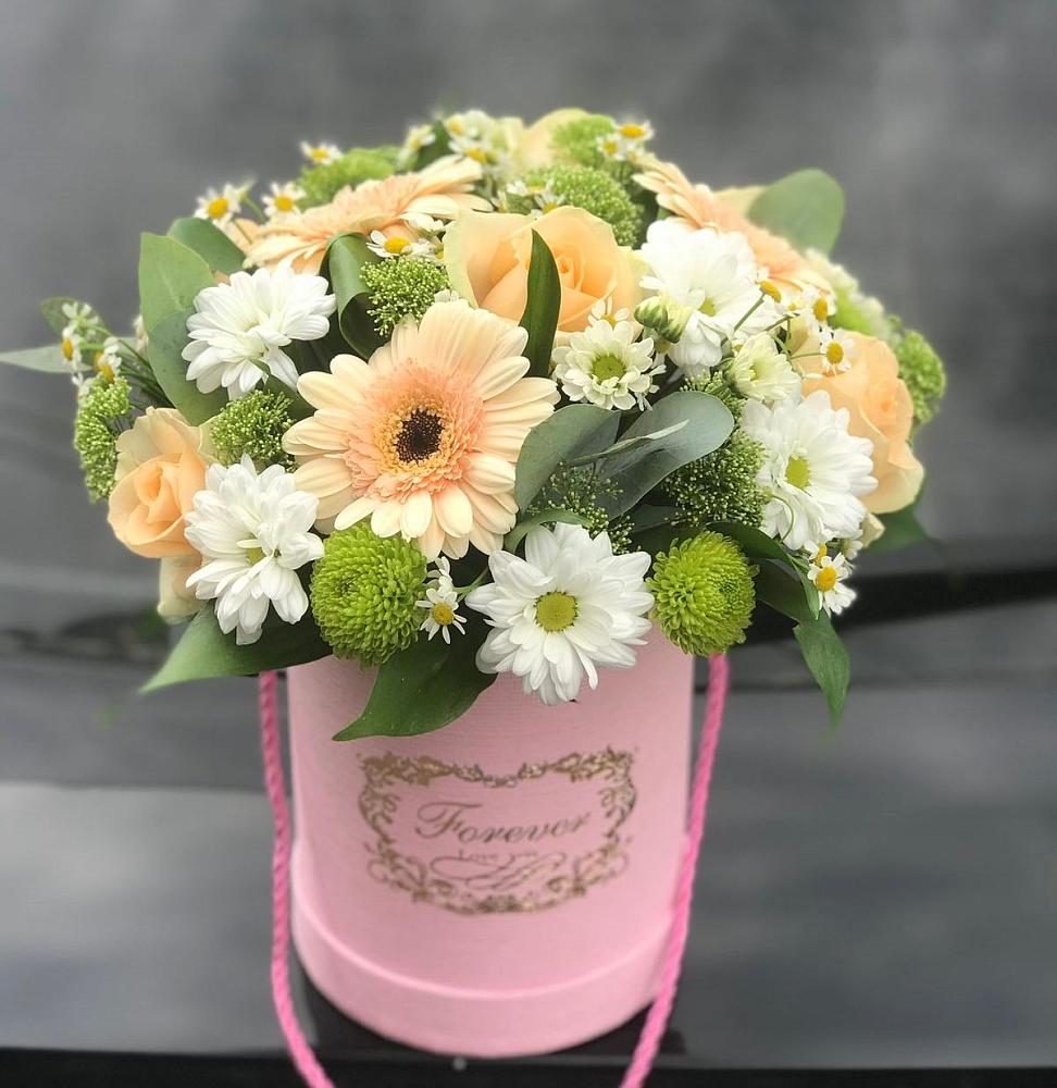 Цветочная композиция из Розы, Герберы и Хризантемы в шляпной коробке в Юдино